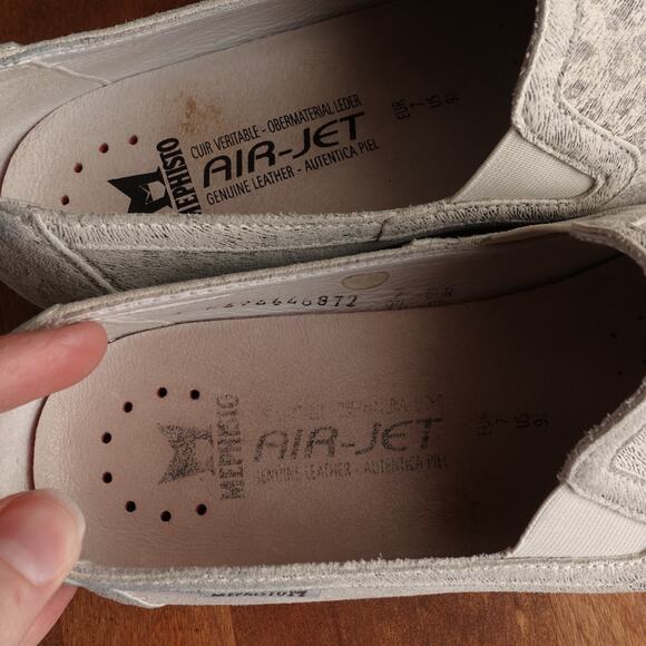 Mephisto Loafers Womens Size 9.5 Gray Leopard Print Slip On Flat Comfort Shoes - Picture 12 of 14